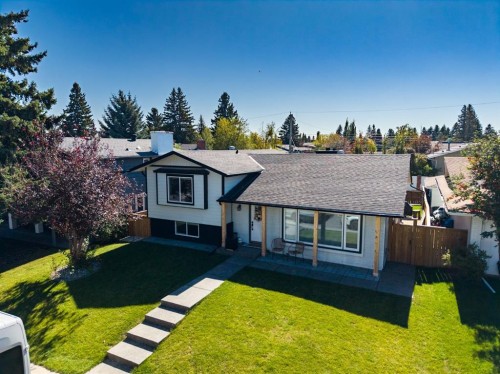 1215 Lake Twintree Drive Se, Calgary, AB 