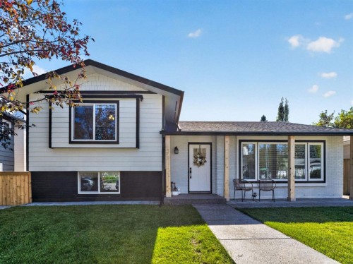 1215 Lake Twintree Drive Se, Calgary, AB 