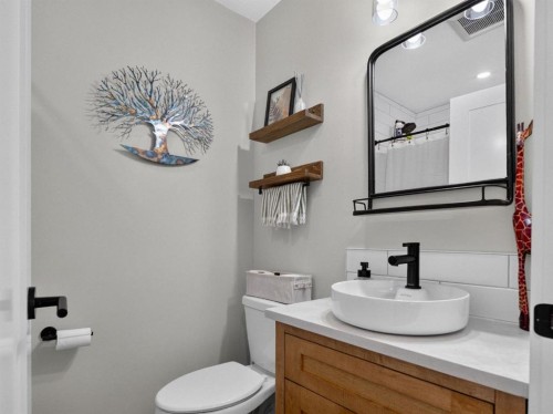 1215 Lake Twintree Drive Se, Calgary, AB 