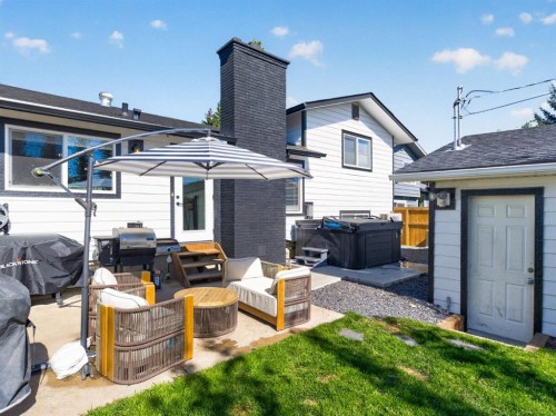 1215 Lake Twintree Drive Se, Calgary, AB 