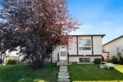 41 Cedardale Road SW Calgary, AB T2W 5A7