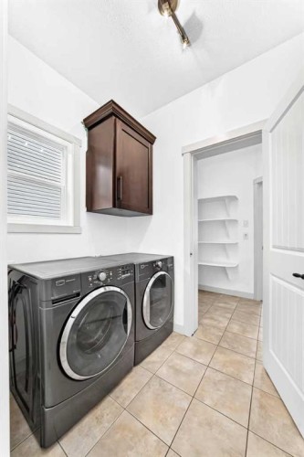 15 Towers Close, Red Deer, AB 