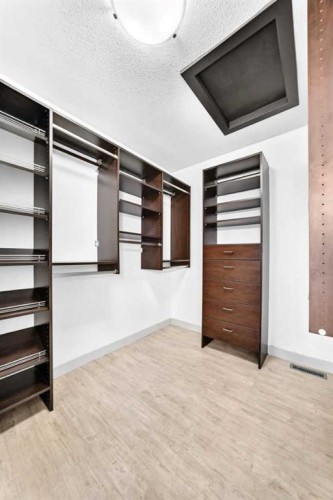15 Towers Close, Red Deer, AB 