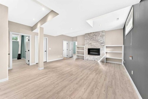 15 Towers Close, Red Deer, AB 