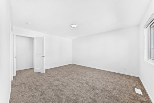 118 Yorkstone Villas Sw, Calgary, AB 