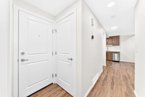 118 Yorkstone Villas Sw, Calgary, AB 