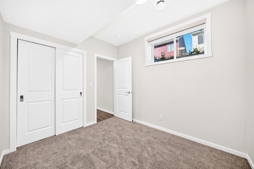 118 Yorkstone Villas Sw, Calgary, AB 