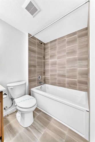 118 Yorkstone Villas Sw, Calgary, AB 