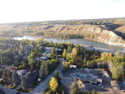7219 Bow Crescent Nw, Calgary, AB 