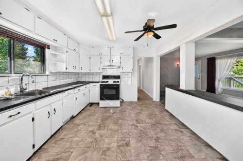 7219 Bow Crescent Nw, Calgary, AB 