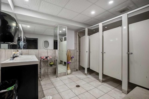 1405 8 Avenue Se, Calgary, AB 