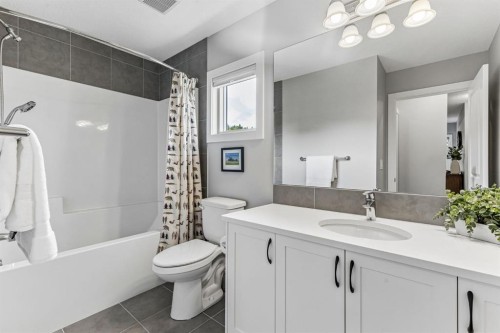 264 Riviera Way, Cochrane, AB 