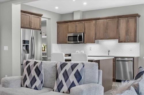 33 Yorkville Green Sw, Calgary, AB 