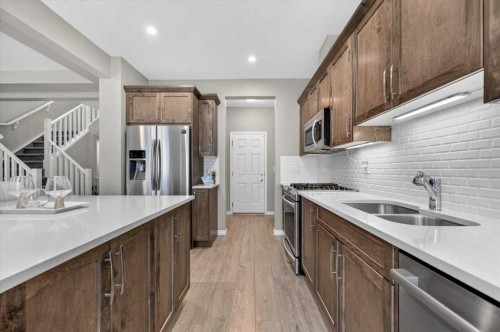 33 Yorkville Green Sw, Calgary, AB 