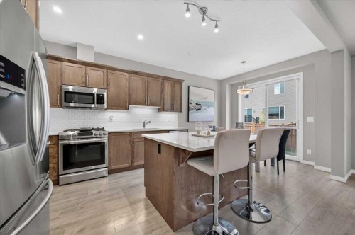 33 Yorkville Green Sw, Calgary, AB 