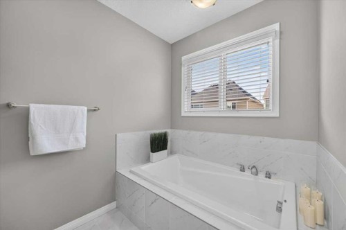 33 Yorkville Green Sw, Calgary, AB 