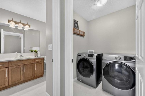 33 Yorkville Green Sw, Calgary, AB 