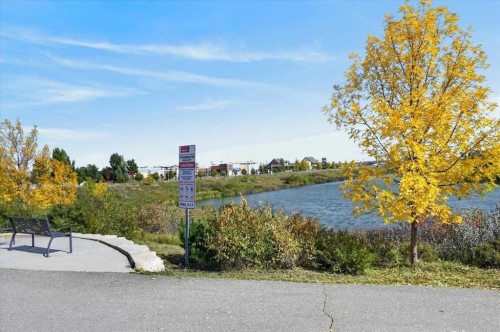 33 Yorkville Green Sw, Calgary, AB 