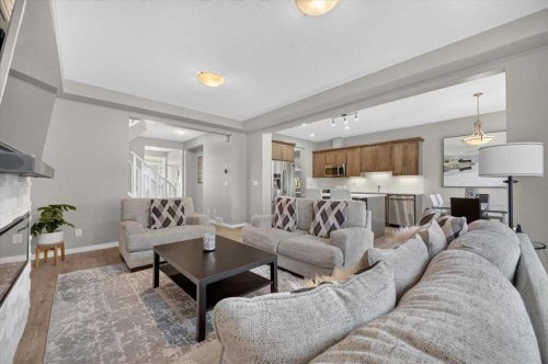 33 Yorkville Green Sw, Calgary, AB 