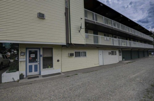 2107 16 Avenue Nw, Calgary, AB 