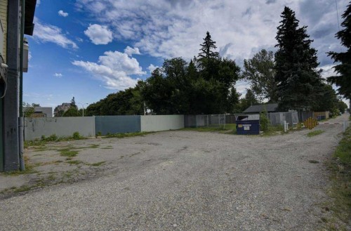 2107 16 Avenue Nw, Calgary, AB 