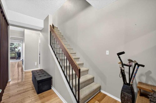 61-4940 39 Avenue Sw, Calgary, AB 