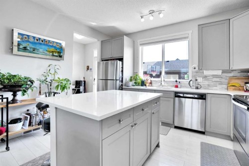 215 Savanna Parade Ne, Calgary, AB 