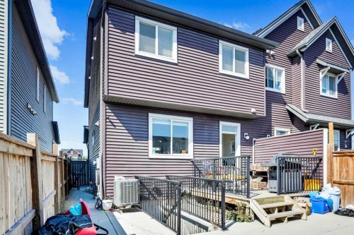 215 Savanna Parade Ne, Calgary, AB 