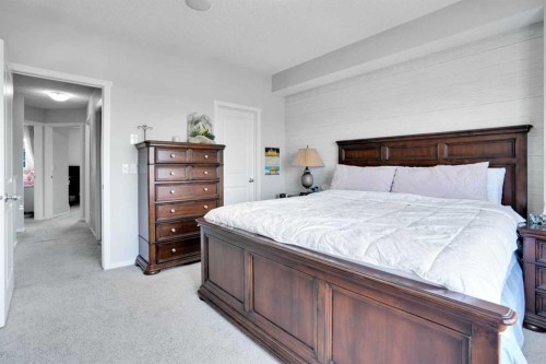 215 Savanna Parade Ne, Calgary, AB 