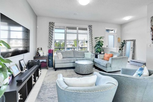 215 Savanna Parade Ne, Calgary, AB 