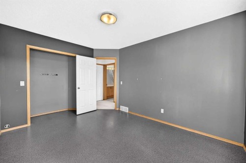 12 Welshimer Crescent Ne, Langdon, AB 