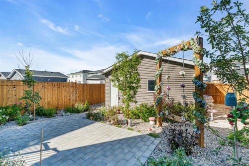 337 Chelsea Hollow, Chestermere, AB 