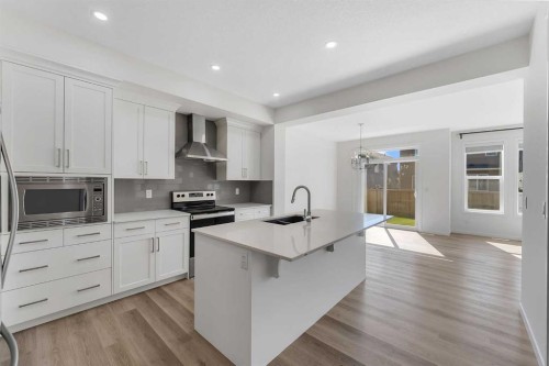 31 Corner Meadows Grove Ne, Calgary, AB 