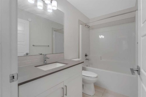 31 Corner Meadows Grove Ne, Calgary, AB 
