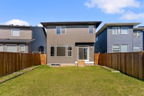 31 Corner Meadows Grove Ne, Calgary, AB 
