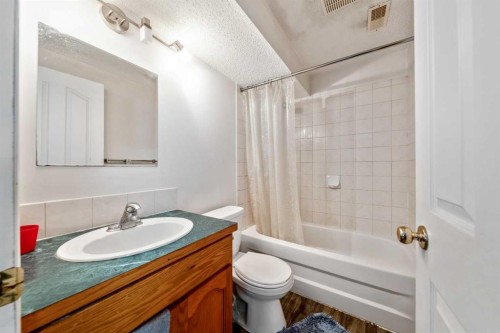318 Applewood Drive Se, Calgary, AB 