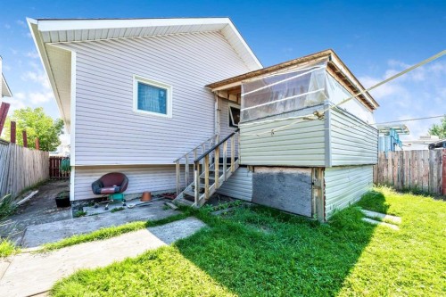 318 Applewood Drive Se, Calgary, AB 