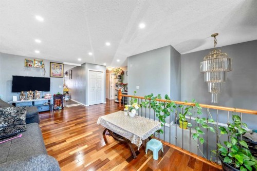 318 Applewood Drive Se, Calgary, AB 