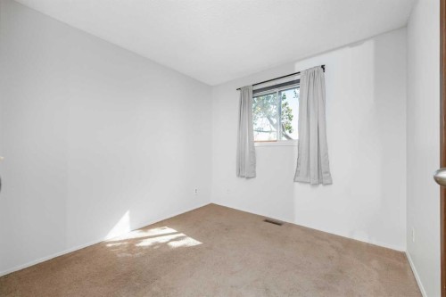 2 Deer Lane Road Se, Calgary, AB 