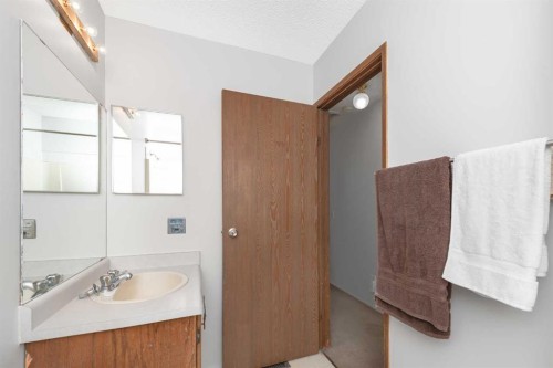 2 Deer Lane Road Se, Calgary, AB 