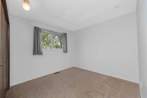 2 Deer Lane Road Se, Calgary, AB 