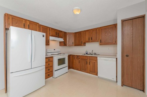 2 Deer Lane Road Se, Calgary, AB 
