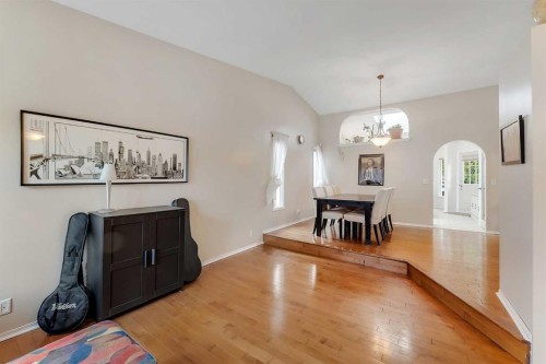 107 Hawkhill Place Nw, Calgary, AB 