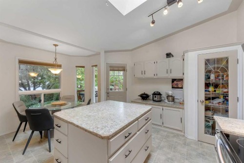 107 Hawkhill Place Nw, Calgary, AB 
