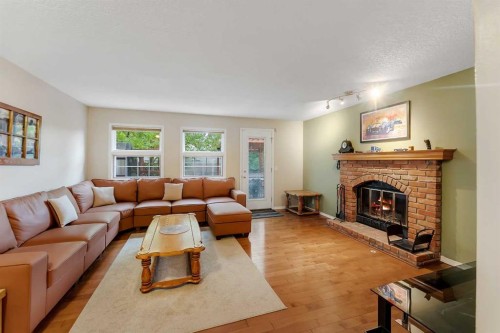 107 Hawkhill Place Nw, Calgary, AB 