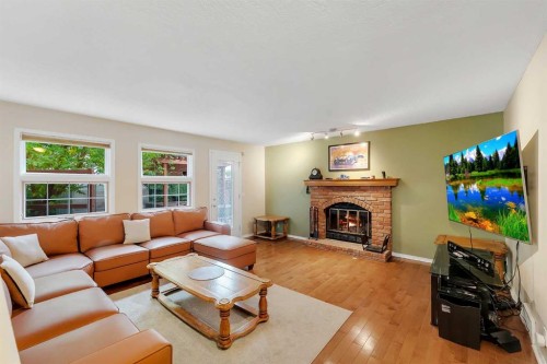 107 Hawkhill Place Nw, Calgary, AB 
