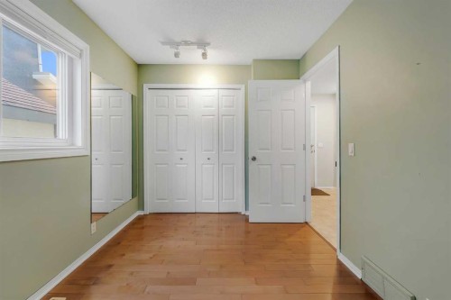 107 Hawkhill Place Nw, Calgary, AB 