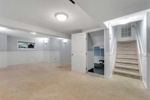 107 Hawkhill Place Nw, Calgary, AB 