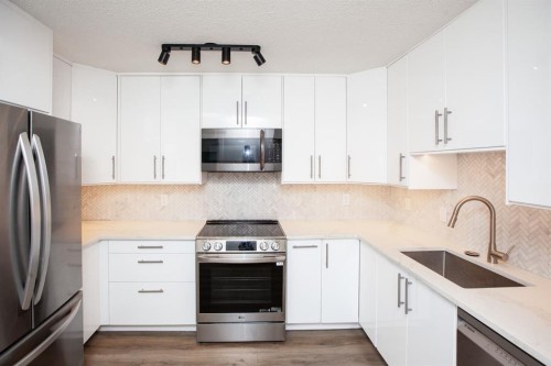 28 Midpark Gardens Se, Calgary, AB 