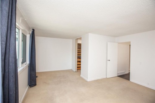 28 Midpark Gardens Se, Calgary, AB 